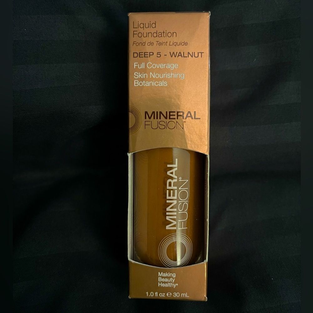 NWT Mineral Fusion Liquid Foundation ✨